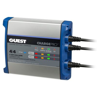 Cargador de Batería a Bordo Guest 8A / 12V - 2 Bancos - Entrada de 120V