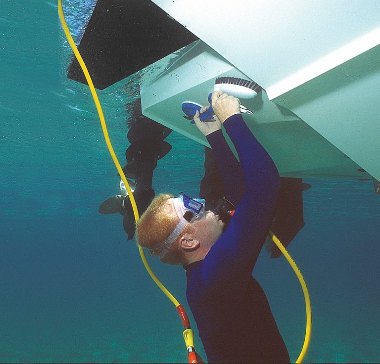 Cleaning hull underwater