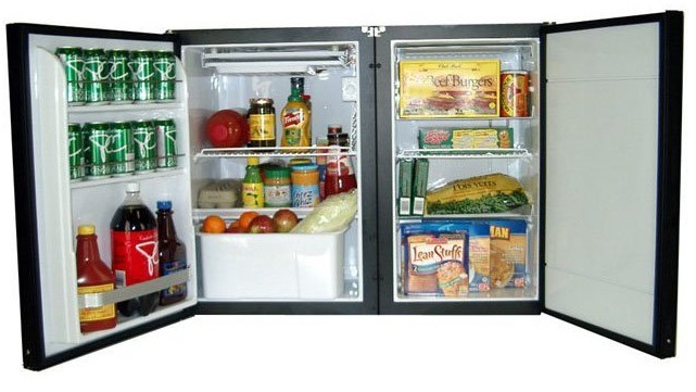 NovaKool RS6100 Refrigerator