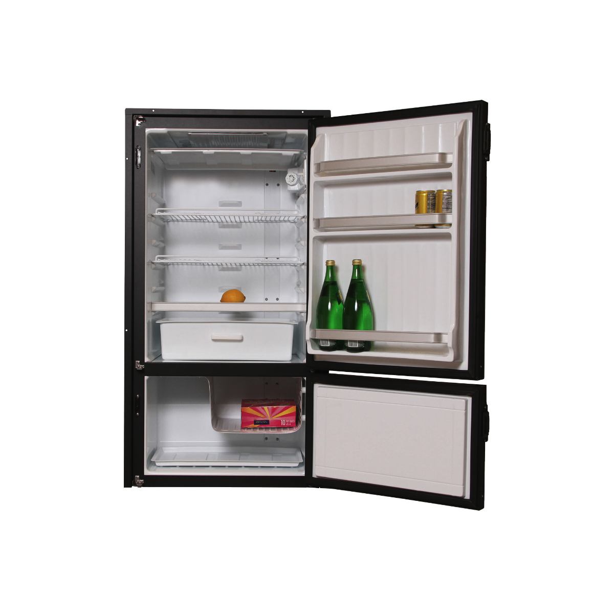 Nova Kool RFU8320 refrigerator/freezer - 7.3 cu.ft (206 L) - DC