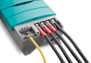 44320605 Chargemaster Plus CZone 24/60-3