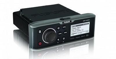 Fusion UD755 Bundle w/ 7022 Speakers - 7"
